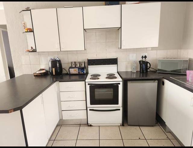 3 BEDROOM APARTMENT FOR SALE IN VORNA VALLEY